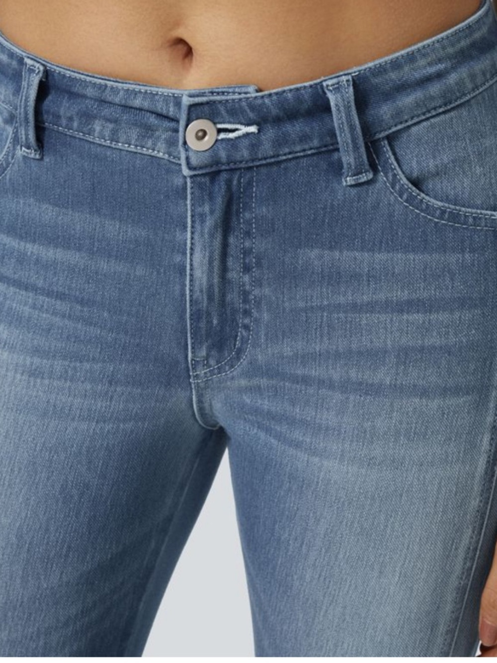 Halara Flex Denim Casual Skinny Jean Style 02677449 Stretch Med Light Wash Sz 16 - Picture 3 of 15